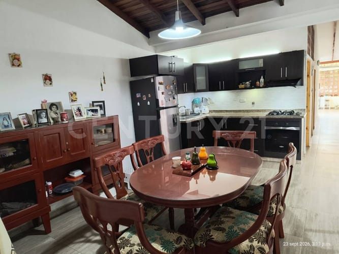 Casa de 8 alcobas en venta en Prados De Oriente, Cali, 230 m² · foto 19 de 24