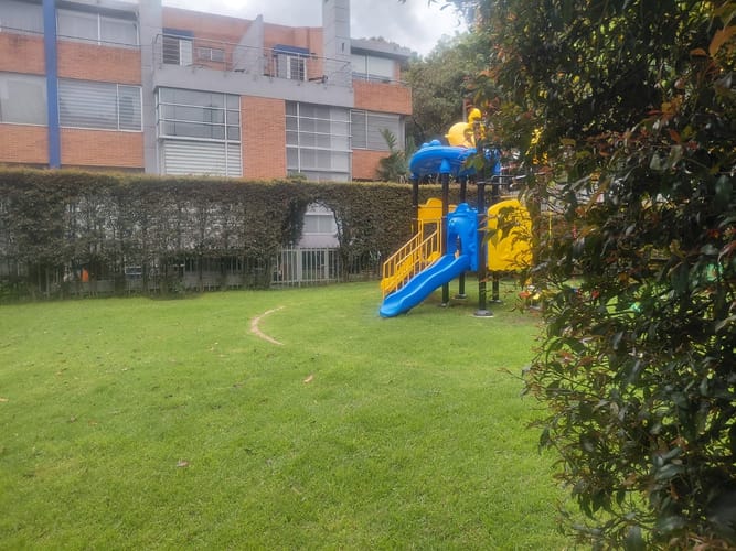 Casa de 3 alcobas en arriendo en Colina Campestre, Bogotá, 240 m² · foto 2 de 24