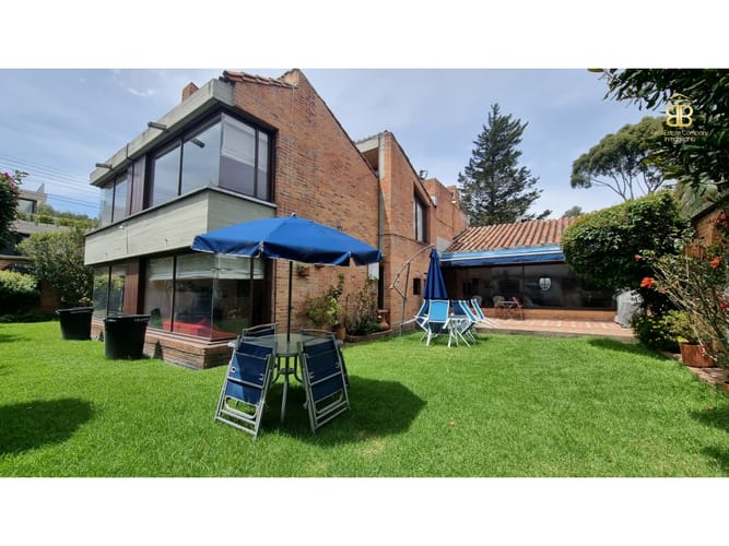 Casa de 4 alcobas en venta en Santa Ana Oriental, Bogotá, 254 m² · foto 2 de 24