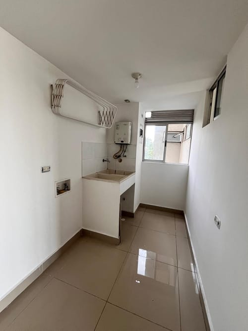 Apartamento de 3 alcobas en arriendo en Valle Del Lili, Cali, 98 m² · foto 5 de 24