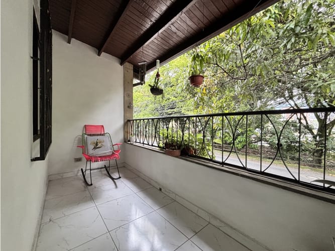 Casa de 3 alcobas en venta en Campo Amor, Medellín, 121 m² · foto 2 de 17