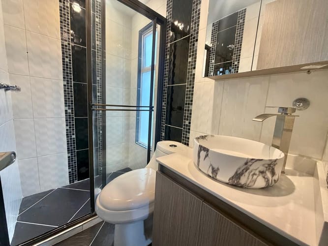 Casa de 3 alcobas en arriendo en Loma De Los Bernal, Medellín, 174 m² · foto 9 de 17