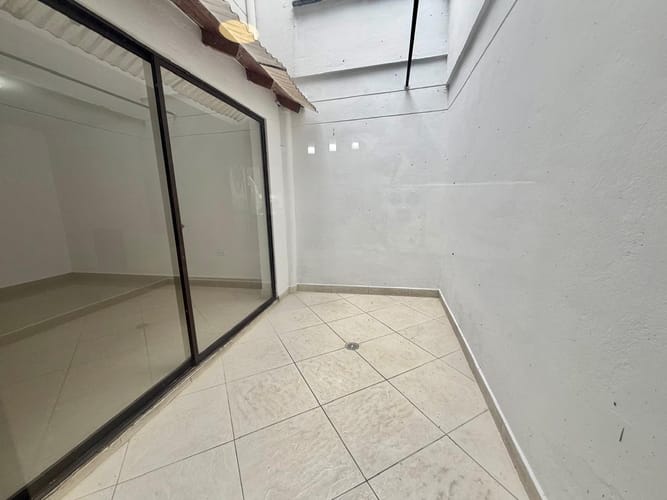 Casa de 3 alcobas en arriendo en Loma De Los Bernal, Medellín, 174 m² · foto 6 de 17
