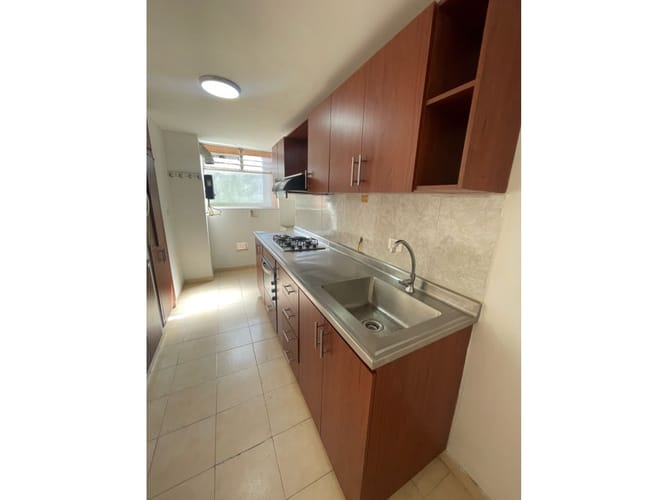 Apartamento de 2 alcobas en venta en La Castellana, Medellín, 55 m² · foto 2 de 17