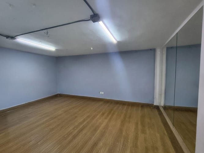 Casa de 19 alcobas en arriendo en Belen Alameda, Medellín, 300 m² · foto 3 de 17