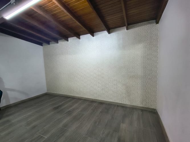 Casa de 19 alcobas en arriendo en Belen Alameda, Medellín, 300 m² · foto 5 de 17