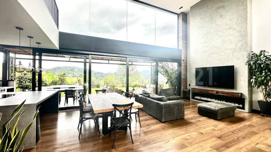 Casa de 4 alcobas en venta en Pantanillo, El Retiro, 470 m² · foto 2 de 18