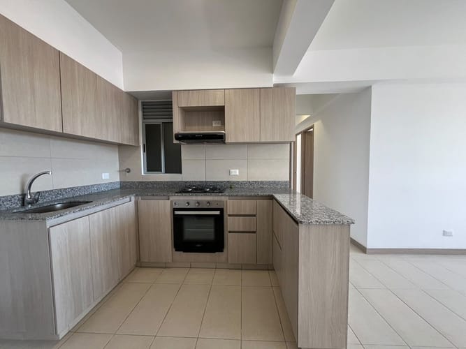 Apartamento de 3 alcobas en arriendo en El Porvenir, Rionegro, 88 m² · foto 3 de 16