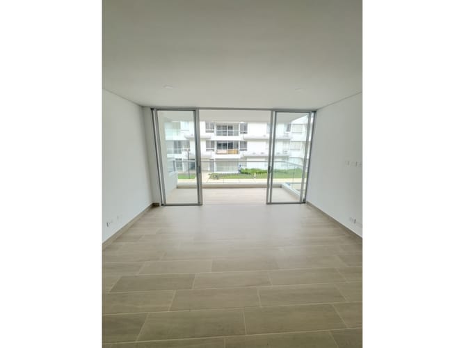 Apartamento de 2 alcobas en arriendo en Serena Del Mar, Cartagena, 65 m² · foto 2 de 8