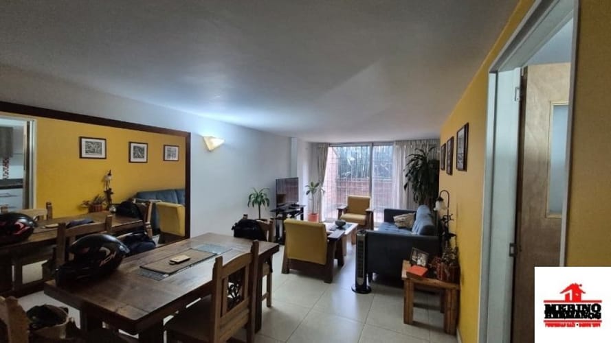 Apartamento de 3 alcobas en venta en Carlos E Restrepo, Medellín, 134 m² · foto 2 de 17