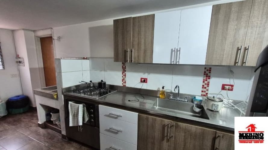 Apartamento de 3 alcobas en venta en Carlos E Restrepo, Medellín, 134 m² · foto 5 de 17