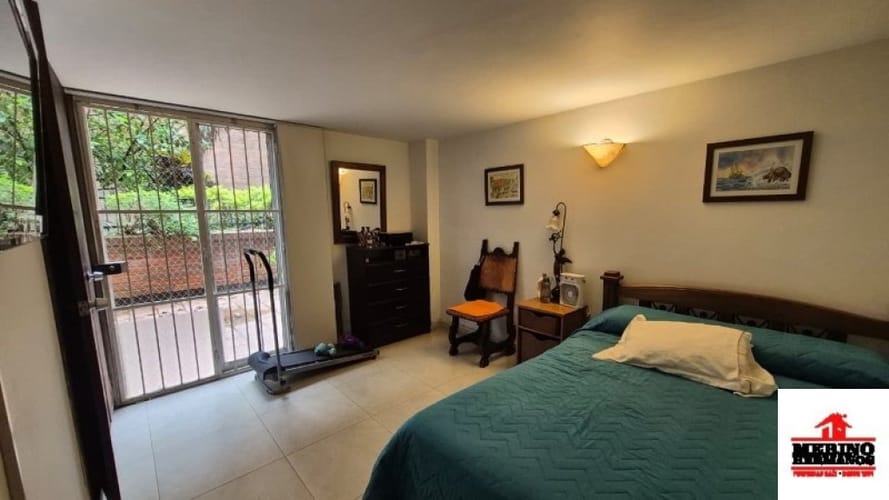 Apartamento de 3 alcobas en venta en Carlos E Restrepo, Medellín, 134 m² · foto 9 de 17