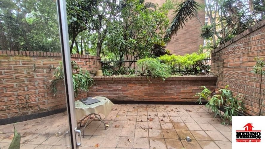 Apartamento de 3 alcobas en venta en Carlos E Restrepo, Medellín, 134 m² · foto 10 de 17