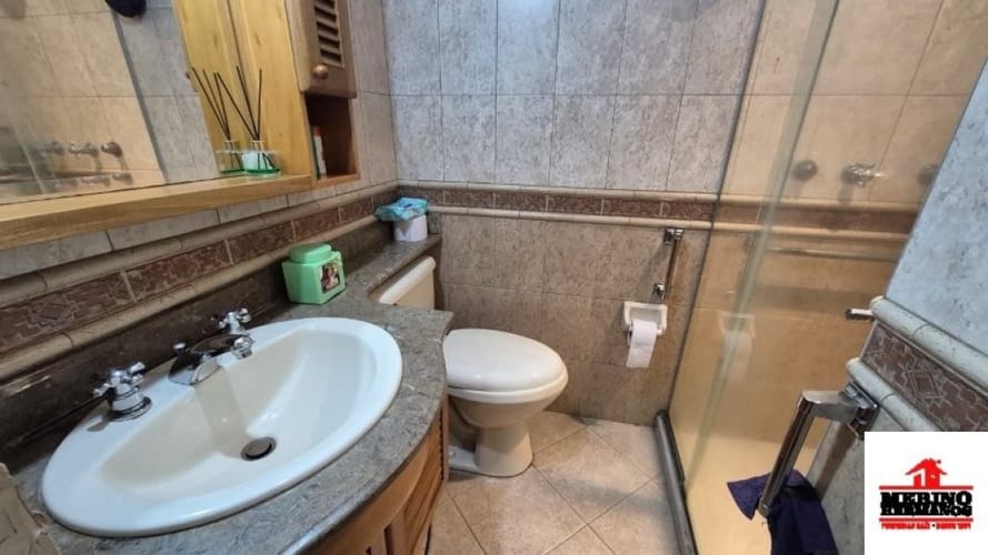 Apartamento de 3 alcobas en venta en Carlos E Restrepo, Medellín, 134 m² · foto 13 de 17