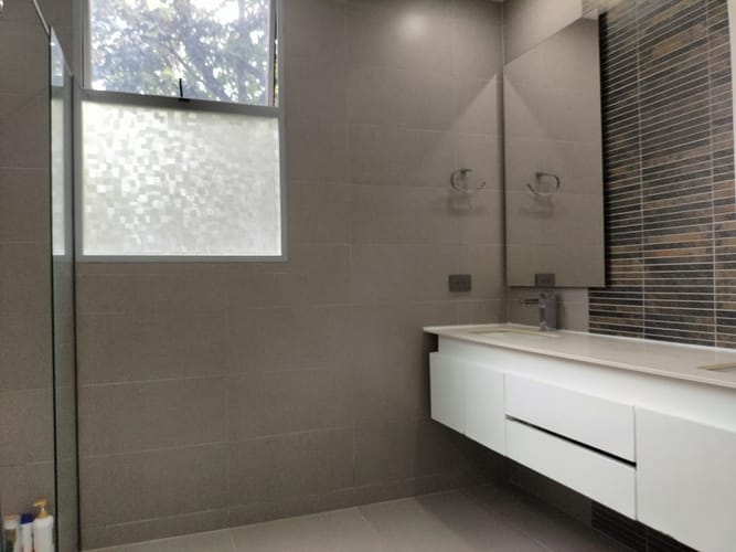Apartamento de 2 alcobas en arriendo en El Poblado, Medellín, 167 m² · foto 15 de 17