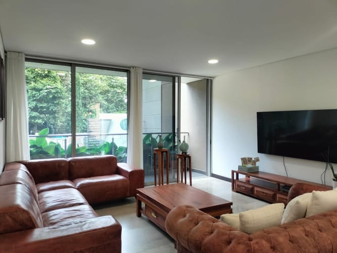 Apartamento de 2 alcobas en arriendo en El Poblado, Medellín, 167 m² · foto 10 de 17