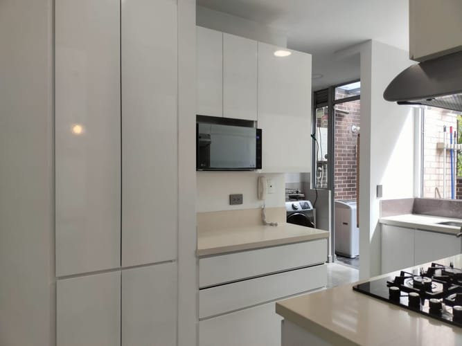 Apartamento de 2 alcobas en arriendo en El Poblado, Medellín, 167 m² · foto 2 de 17