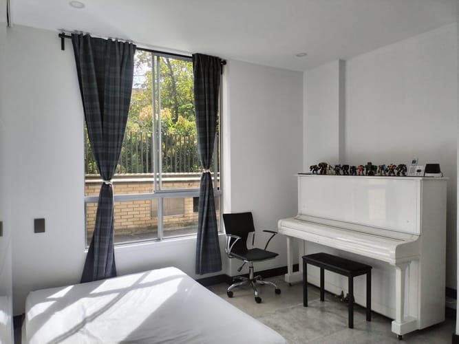 Apartamento de 2 alcobas en arriendo en El Poblado, Medellín, 167 m² · foto 7 de 17