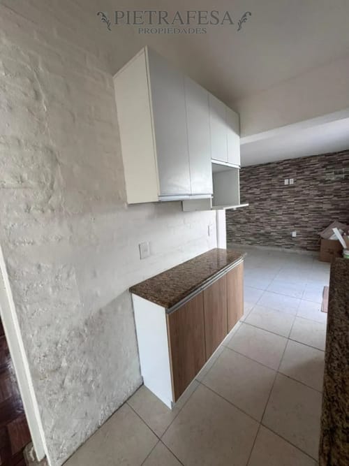 Casa en alquiler, 4 dormitorios, 1 baño, patio, cochera. Barrio cerrado. Carrasco Norte. · Foto 5