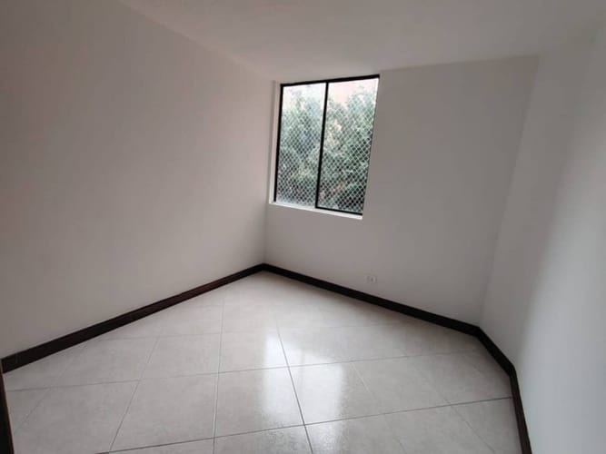 Apartamento de 3 alcobas en arriendo en Castropol, Medellín, 75 m² · foto 4 de 9