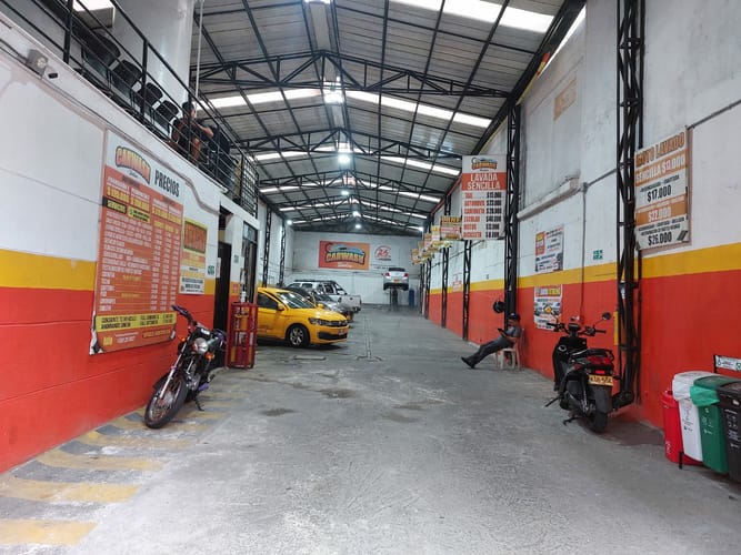 Bodega en arriendo en Boston, Medellín, 380 m² · foto 3 de 7