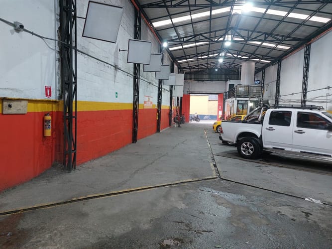 Bodega en arriendo en Boston, Medellín, 380 m² · foto 5 de 7