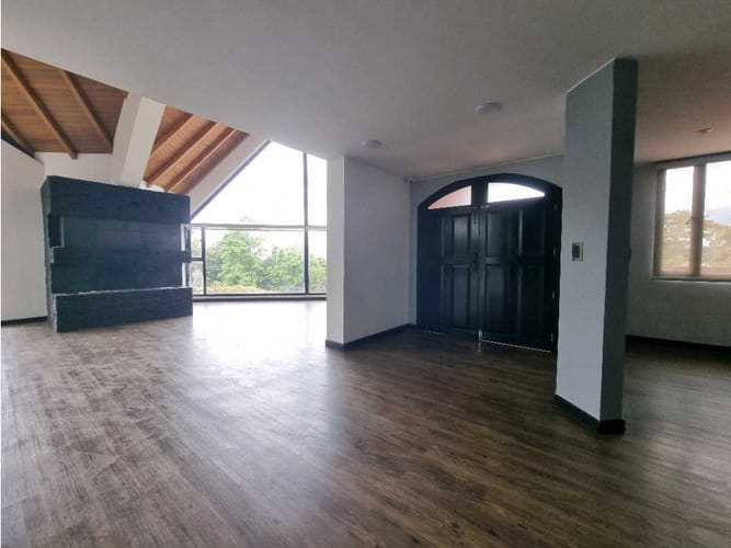 Casa de 4 alcobas en venta en Cerros De Suba, Bogotá, 380 m² · foto 8 de 24