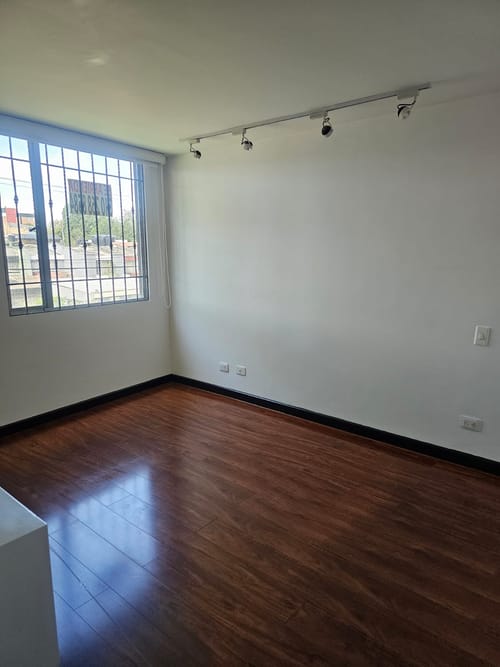Apartamento de 3 alcobas en venta en Fontibon, Bogotá, 101 m² · foto 11 de 17