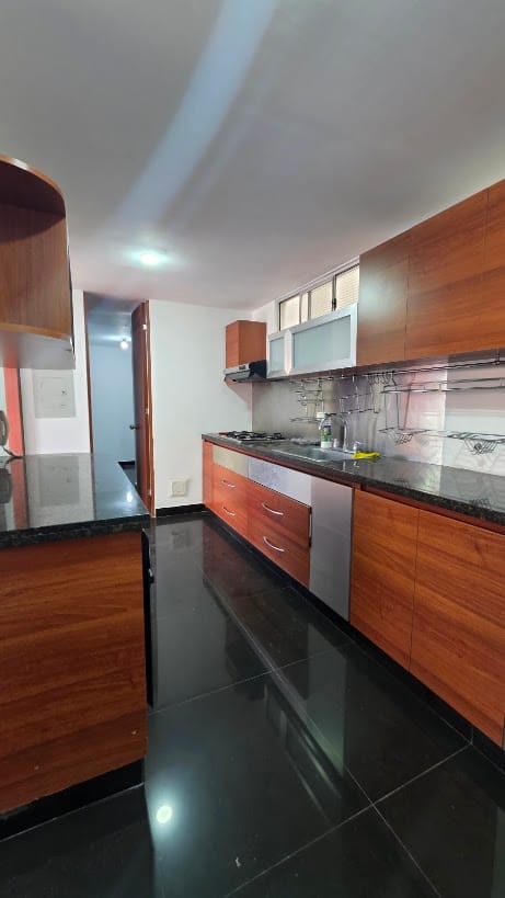 Apartamento de 4 alcobas en venta en Colina Campestre, Bogotá, 195 m² · foto 3 de 24