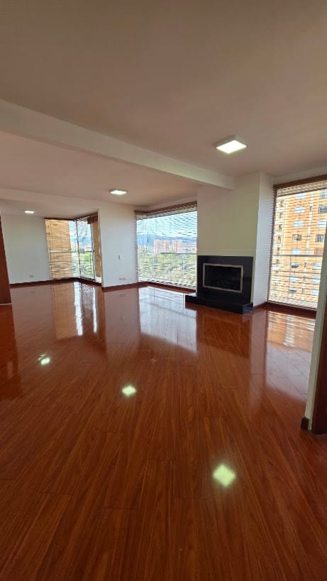 Apartamento de 4 alcobas en venta en Colina Campestre, Bogotá, 195 m² · foto 5 de 24