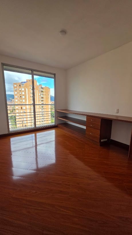 Apartamento de 4 alcobas en venta en Colina Campestre, Bogotá, 195 m² · foto 6 de 24