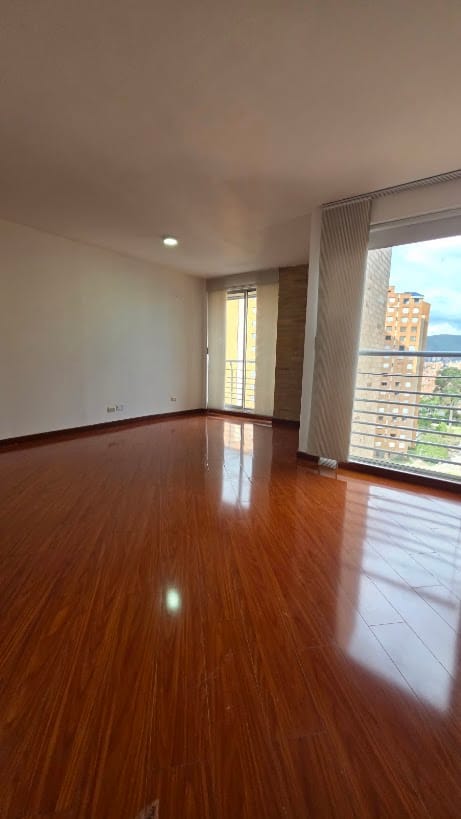 Apartamento de 4 alcobas en venta en Colina Campestre, Bogotá, 195 m² · foto 8 de 24
