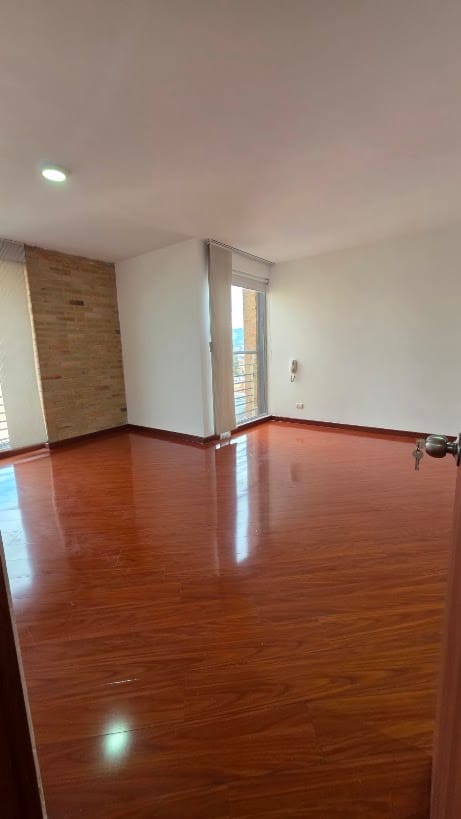 Apartamento de 4 alcobas en venta en Colina Campestre, Bogotá, 195 m² · foto 9 de 24