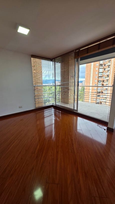 Apartamento de 4 alcobas en venta en Colina Campestre, Bogotá, 195 m² · foto 10 de 24