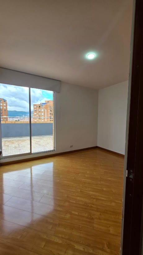 Apartamento de 4 alcobas en venta en Colina Campestre, Bogotá, 195 m² · foto 15 de 24