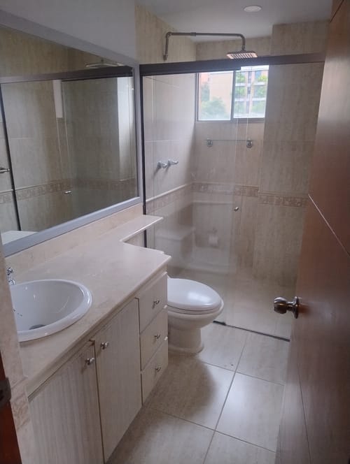 Apartaestudio en arriendo en El Poblado, Medellín, 60 m² · foto 12 de 19