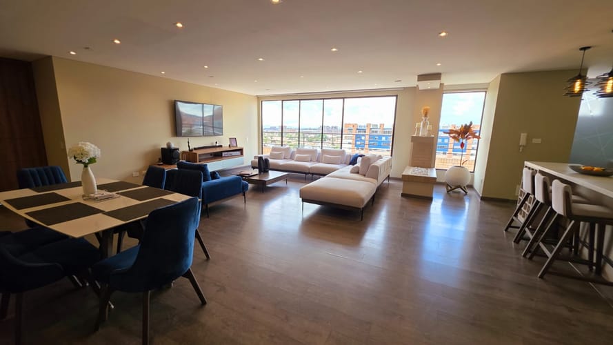 Apartamento de 3 alcobas en venta en La Floresta, Bogotá, 154 m² · foto 3 de 11
