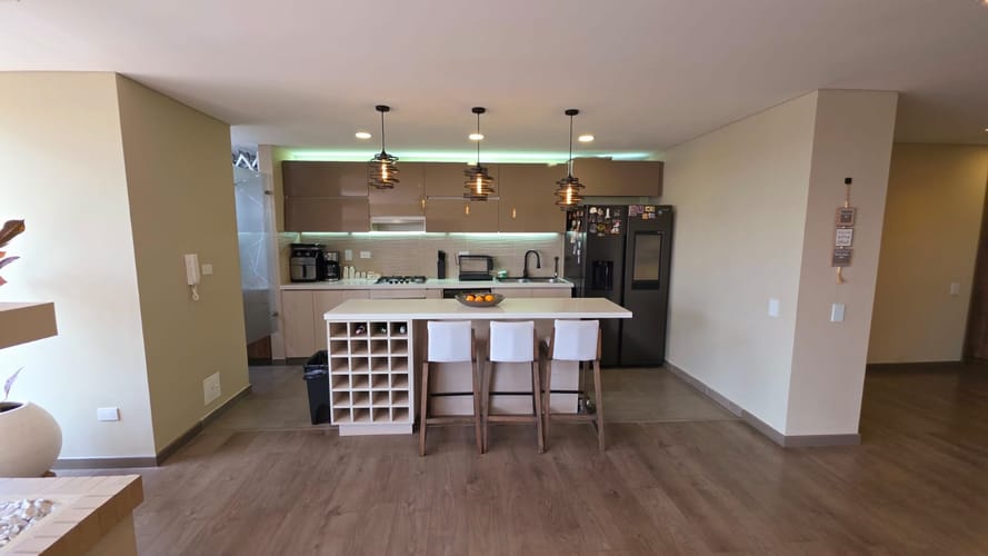 Apartamento de 3 alcobas en venta en La Floresta, Bogotá, 154 m² · foto 4 de 11