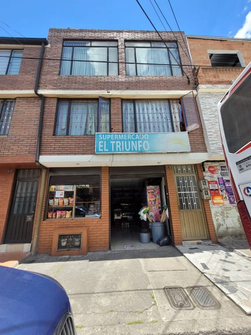 Casa de 6 alcobas en venta en Provivienda Occidental, Bogotá, 180 m² · foto 2 de 21