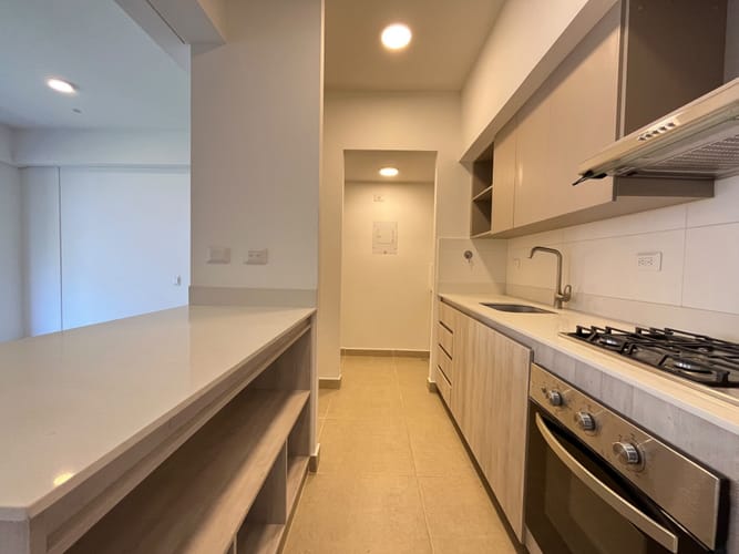 Apartamento de 2 alcobas en arriendo en Ciudad Del Río, Medellín, 80 m² · foto 2 de 16