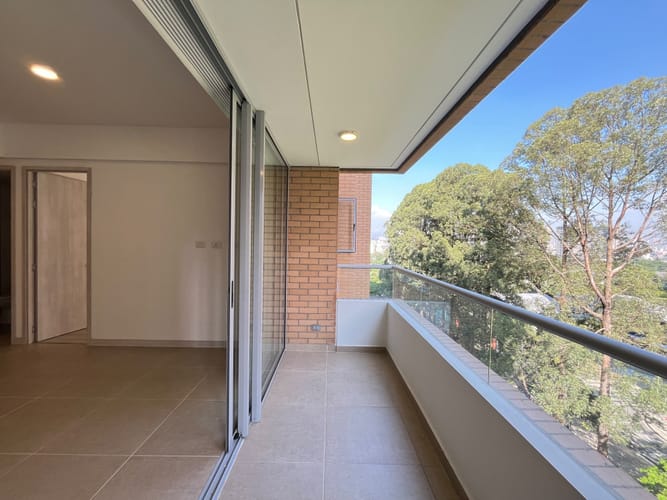 Apartamento de 2 alcobas en arriendo en Ciudad Del Río, Medellín, 80 m² · foto 6 de 16