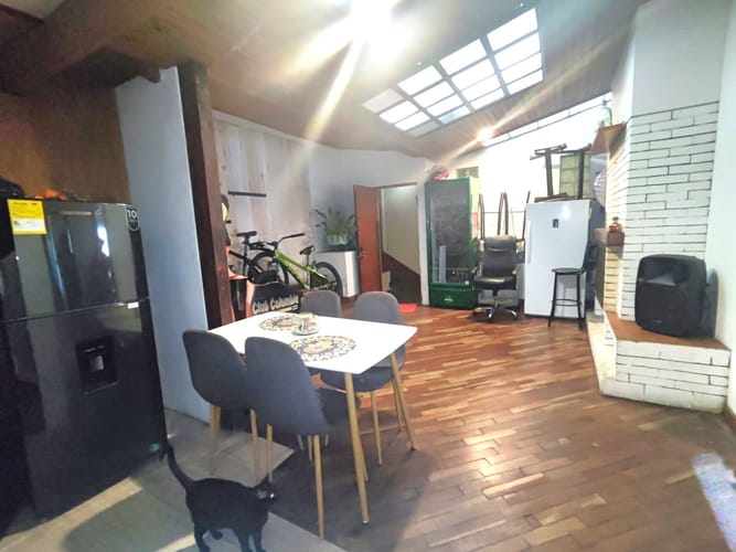 Casa de 6 alcobas en venta en Engativá, Bogotá, 280 m² · foto 3 de 16