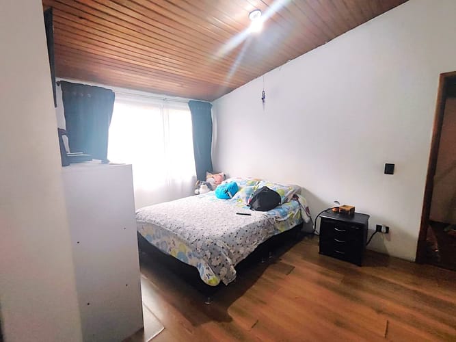 Casa de 6 alcobas en venta en Engativá, Bogotá, 280 m² · foto 12 de 16