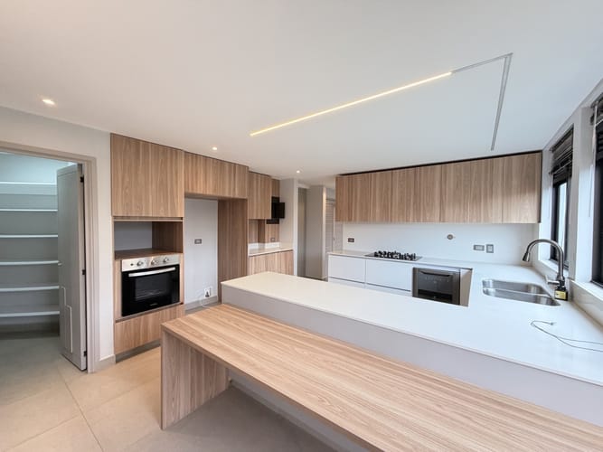 Apartamento de 3 alcobas en arriendo en El Campestre, Medellín, 348 m² · foto 2 de 24