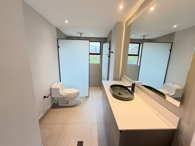 Apartamento de 3 alcobas en arriendo en El Campestre, Medellín, 348 m² · foto 11 de 24