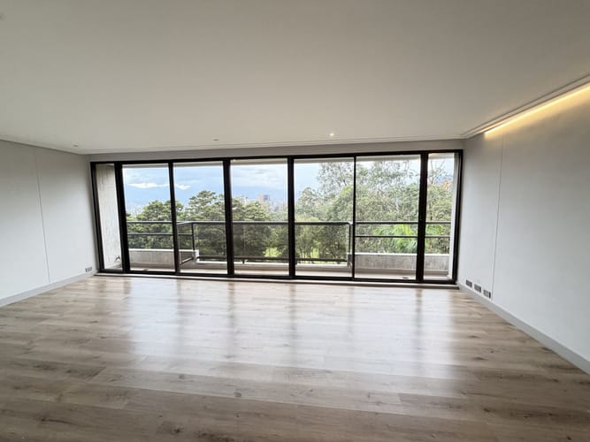 Apartamento de 3 alcobas en arriendo en El Campestre, Medellín, 348 m² · foto 13 de 24