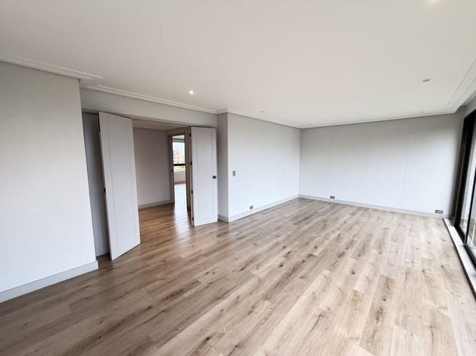 Apartamento de 3 alcobas en arriendo en El Campestre, Medellín, 348 m² · foto 14 de 24