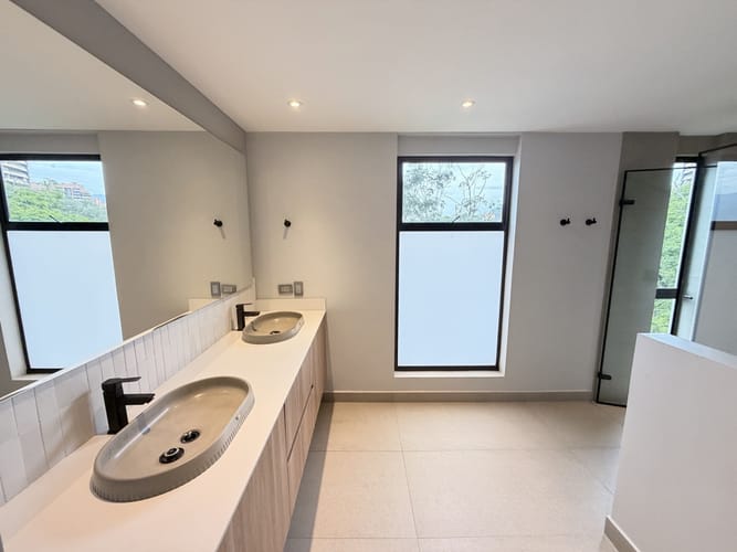 Apartamento de 3 alcobas en arriendo en El Campestre, Medellín, 348 m² · foto 17 de 24