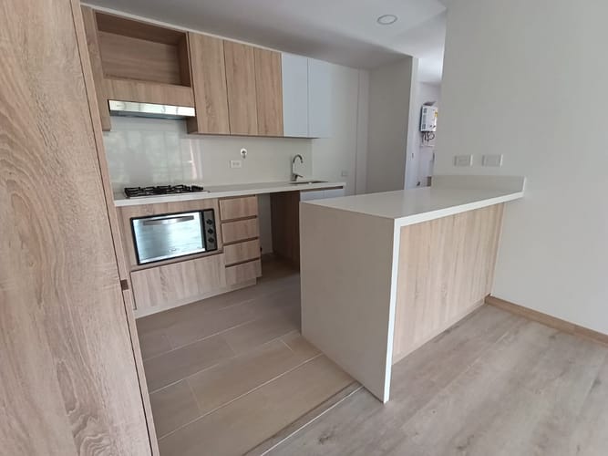 Apartamento de 3 alcobas en arriendo en Camino Verde, Envigado, 89 m² · foto 2 de 16