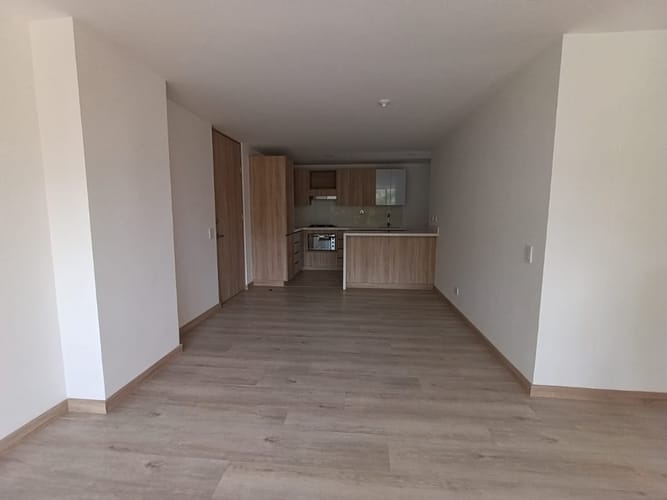 Apartamento de 3 alcobas en arriendo en Camino Verde, Envigado, 89 m² · foto 5 de 16